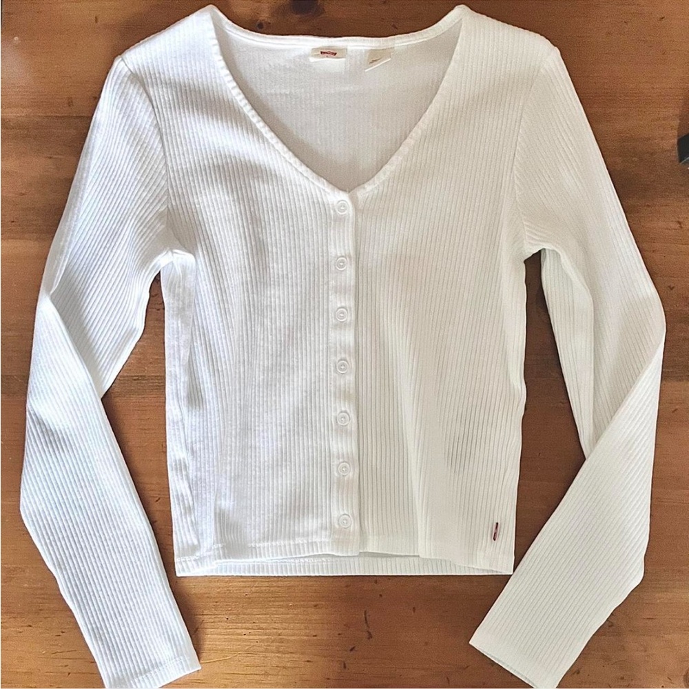 NWOT Levi’s White Ribbed Long Sleeve Button Top